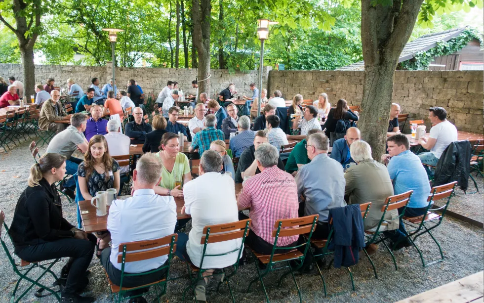 Team im Biergarten